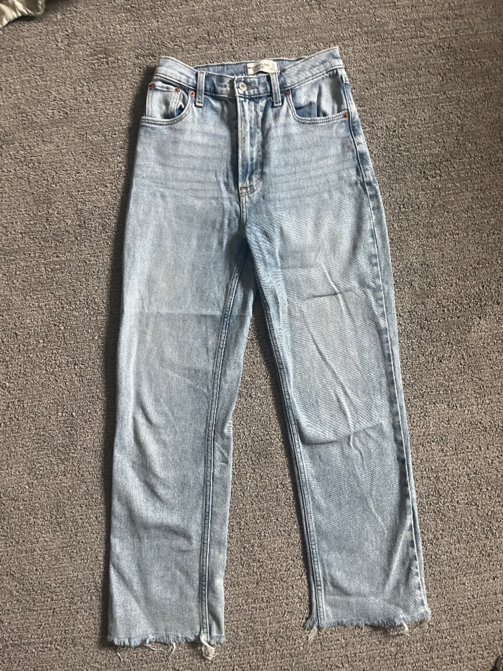 Abercrombie & Fitch Women’s 90’s Straight Ultra High Rise Jeans size 24 (00R)
